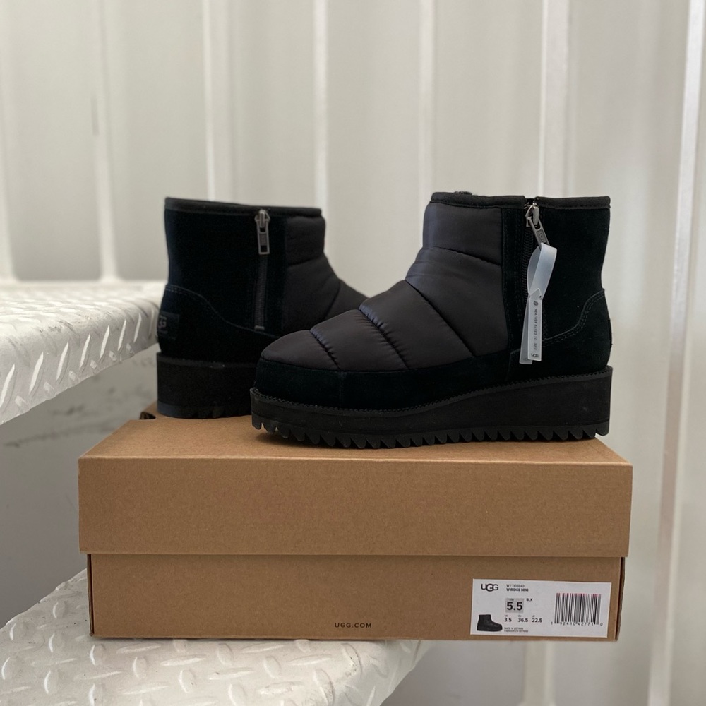 UGG ridge mini boot